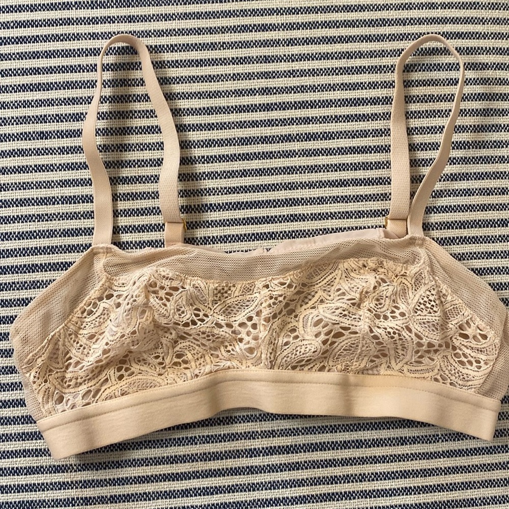 Lively.‎ Nude bralette